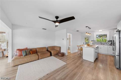9248 Kincaid Ct, Sanibel FL - photo 10 of 44