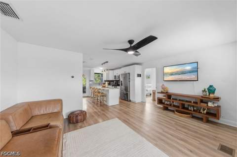 9248 Kincaid Ct, Sanibel FL - photo 9 of 44