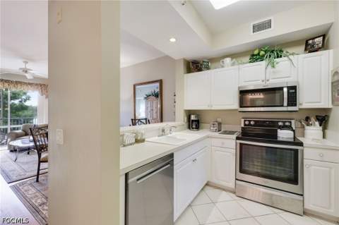 14350 Bristol Bay Pl 206, Fort Myers FL - photo 7 of 20