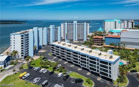 15031 Punta Rassa Rd 403, Fort Myers FL - photo 10 of 33