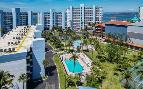 15031 Punta Rassa Rd 403, Fort Myers FL - photo 11 of 33