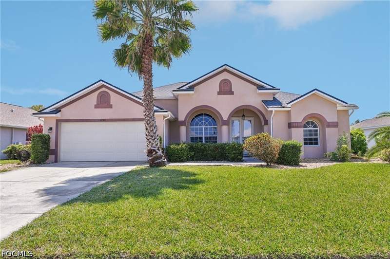 4 bedroom SingleFamilyResidence at 18310 Plumbago Ct, Town Lakes, Lehigh Acres — photo 2