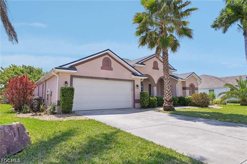 4 bedroom SingleFamilyResidence at 18310 Plumbago Ct, Town Lakes, Lehigh Acres — photo 4