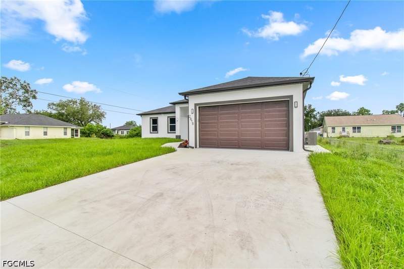 3 bedroom SingleFamilyResidence at 2818 42nd St SW, Lehigh Acres, Lehigh Acres — photo 3