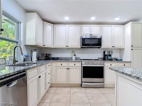 4364 Beechwood Lake Dr, Naples FL - photo 18 of 41