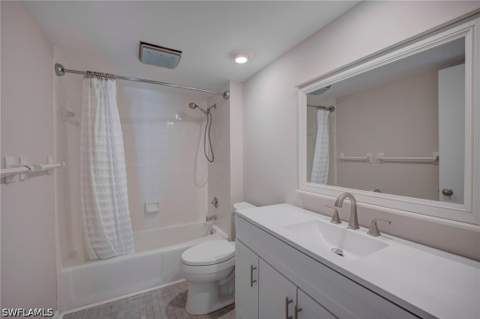 3300 Binnacle DR 205, Naples FL - photo 13 of 38