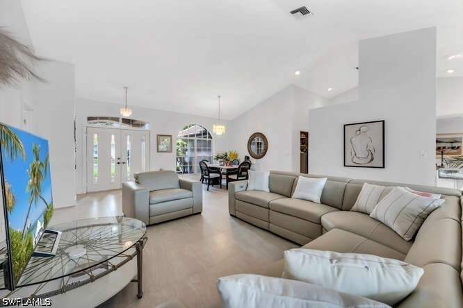 3 bedroom SingleFamilyResidence at 532 Roma Ct, Vanderbilt Villas, Naples — photo 4