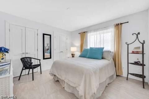 532 Roma Ct, Naples FL - photo 7 of 17