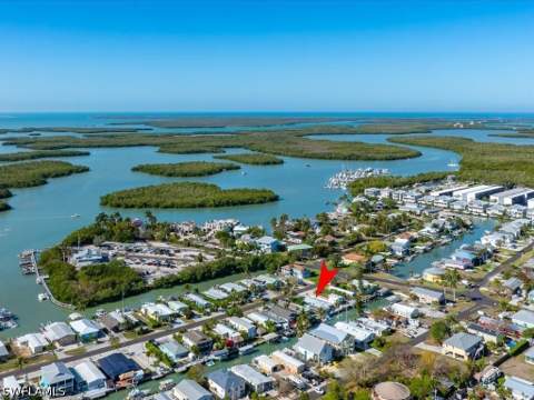 657 Palm Ave E, Goodland FL - photo 14 of 19