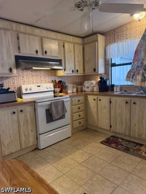 210 Pine Key Ln 210, Naples FL - photo 10 of 25
