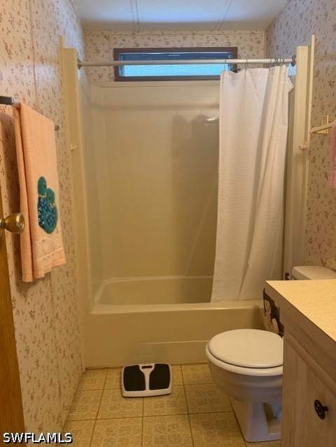 210 Pine Key Ln 210, Naples FL - photo 21 of 25