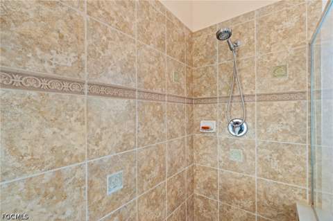 16150 Via Solera Cir 102, Fort Myers FL - photo 17 of 33