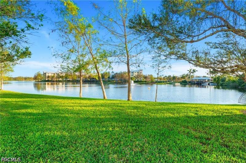 2 bedroom Townhouse at 16150 Via Solera Cir 102, Sail Harbour, Fort Myers — photo 2