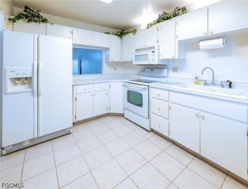 3 bedroom Condominium at 1390 Myerlee Country Club Blvd, Myerlee Golfside East Condo, Fort Myers — photo 3