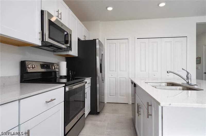 3 bedroom Townhouse at 14267 Oviedo Pl, Portico, Fort Myers — photo 5