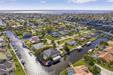 2501 SE 19th Pl, Cape Coral FL - photo 9 of 47