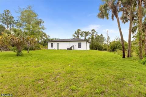 1137 Essex St E, Lehigh Acres FL - photo 18 of 22