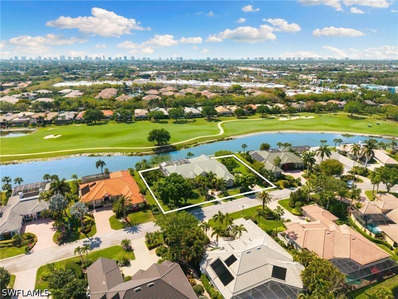 4 bedroom SingleFamilyResidence at 5215 Old Gallows Way, Knights Bridge, Naples — photo 2