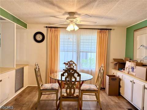 2787 Breezewood Dr, North Fort Myers FL - photo 6 of 37