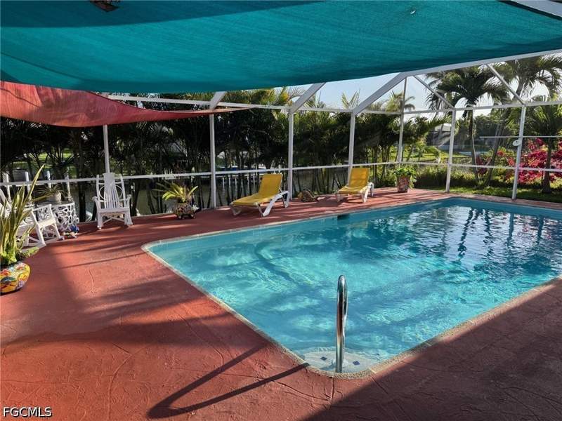 3 bedroom SingleFamilyResidence at 1437 SE 21st Ln, Cape Coral, Cape Coral — photo 2