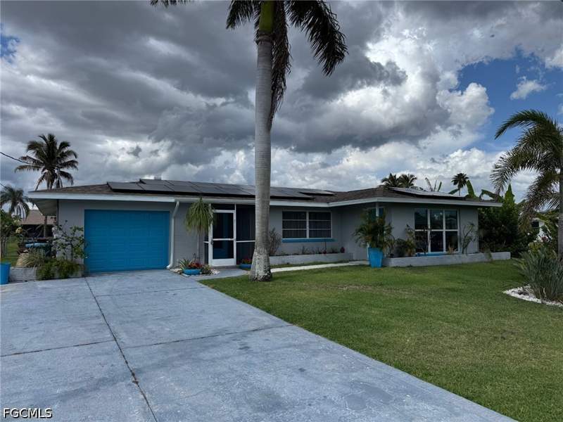 3 bedroom SingleFamilyResidence at 1437 SE 21st Ln, Cape Coral, Cape Coral — photo 4