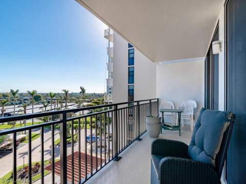180 Seaview Ct 612, Marco Island FL - photo 10 of 34
