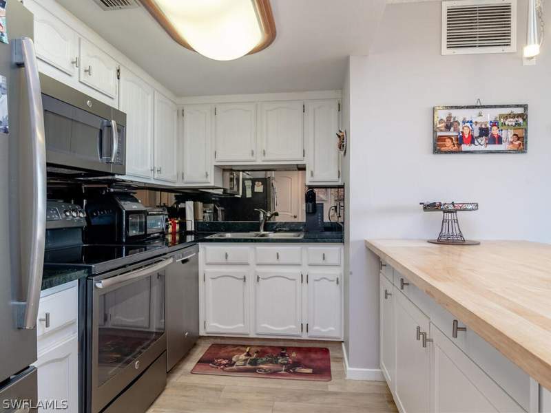 2 bedroom Condominium at 180 Seaview Ct 612, Tradewinds Apts Of Marco Island, Marco Island — photo 4