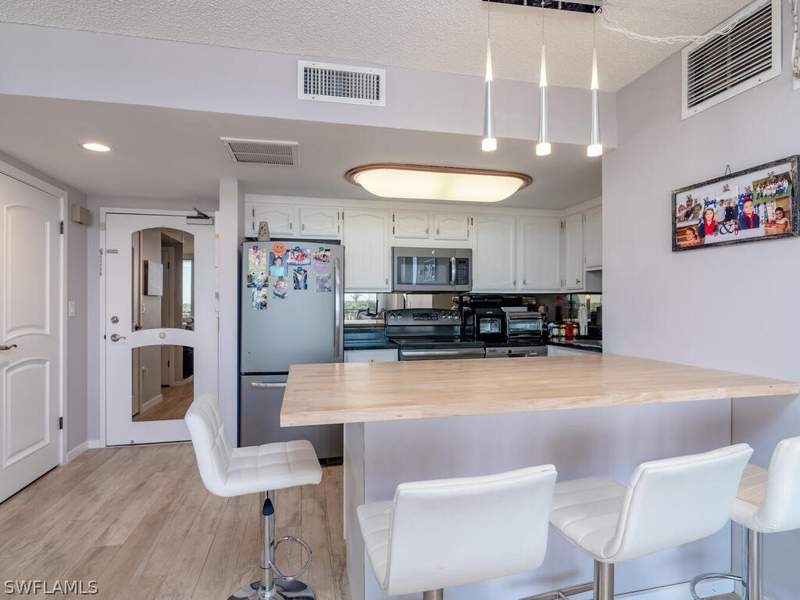 2 bedroom Condominium at 180 Seaview Ct 612, Tradewinds Apts Of Marco Island, Marco Island — photo 5