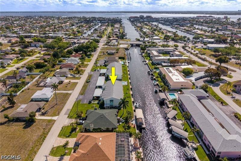 2 bedroom Townhouse at 1322 SE 40th St 2, Harbour Castle Condo, Cape Coral — photo 2