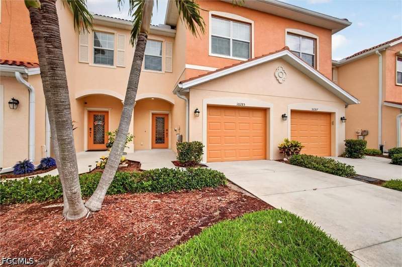 3 bedroom Townhouse at 10285 Via Colomba Cir, Marbella On Cypress, Fort Myers — photo 2