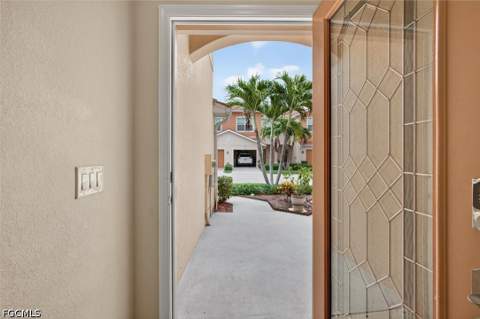 10285 Via Colomba Cir, Fort Myers FL - photo 6 of 47