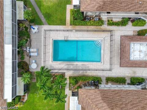 330 Kon Tiki Dr C7, Naples FL - photo 10 of 35