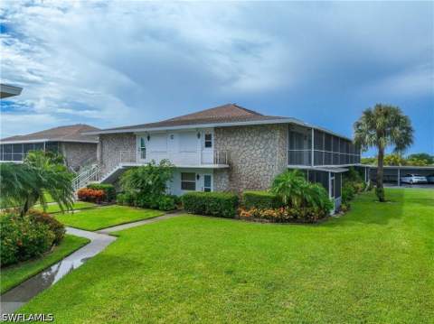 330 Kon Tiki Dr C7, Naples FL - photo 13 of 35