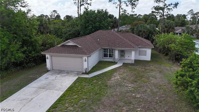 3 bedroom SingleFamilyResidence at 2907 12th St W, Lehigh Acres, Lehigh Acres — photo 3