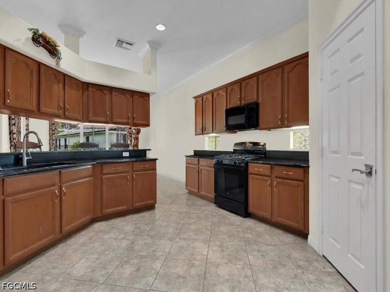 4 bedroom SingleFamilyResidence at 12871 Bay Timber Ct, Timber Ridge, Fort Myers — photo 5
