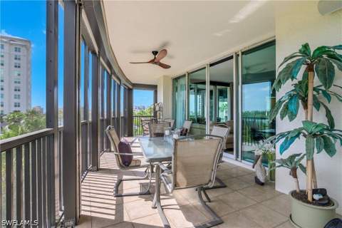 425 Cove Tower Dr 504, Naples FL - photo 10 of 41