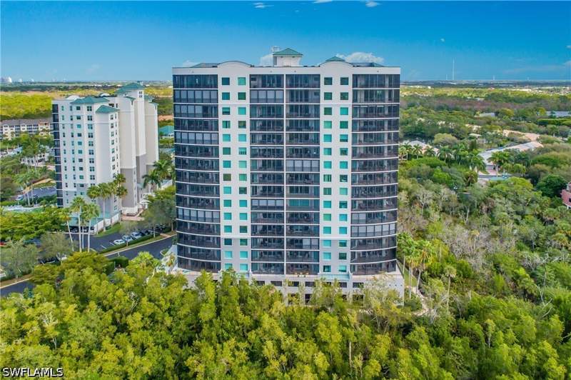 3 bedroom Condominium at 425 Cove Tower Dr 504, Caribe At Cove Towers, Naples — photo 2