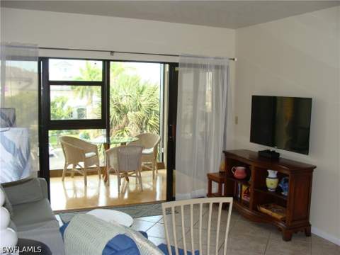 807 River Point Dr 201D, Naples FL - photo 11 of 31