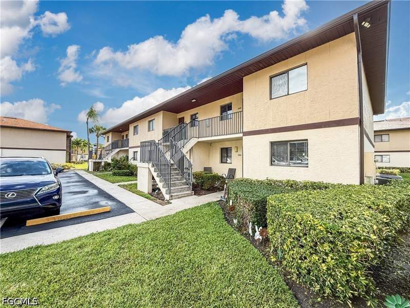 2 bedroom Condominium at 4790 S Cleveland Ave 2007, Pinewood South Condo, Fort Myers — photo 2