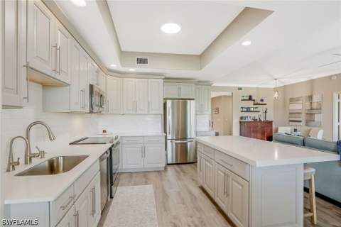 3485 Laurel Greens Ln S 102, Naples FL - photo 10 of 27