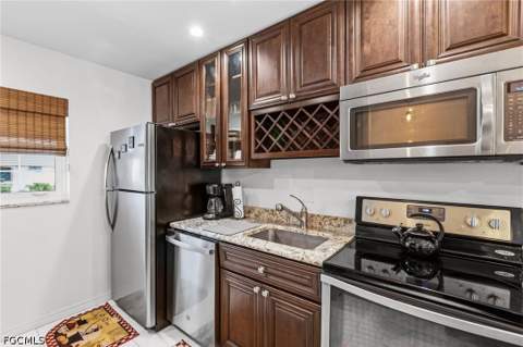 1490 Memoli Ln A6, Fort Myers FL - photo 17 of 32