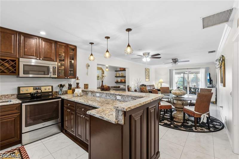 2 bedroom Condominium at 1490 Memoli Ln A6, Cypress Lakes Manor North, Fort Myers — photo 2
