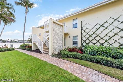2850 Gulf Shore Blvd N 102, Naples FL - photo 20 of 27