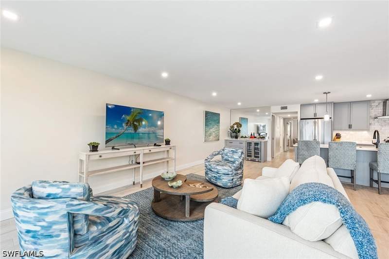 2 bedroom Condominium at 2850 Gulf Shore Blvd N 102, Jennifer Shores, Naples — photo 5