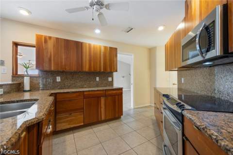 401 NW 36th Pl, Cape Coral FL - photo 18 of 41