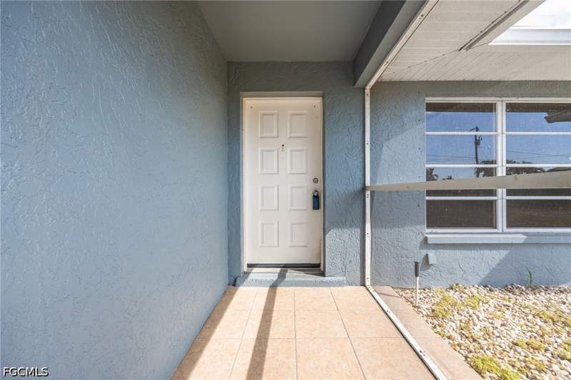 3 bedroom SingleFamilyResidence at 401 NW 36th Pl, Cape Coral, Cape Coral — photo 4