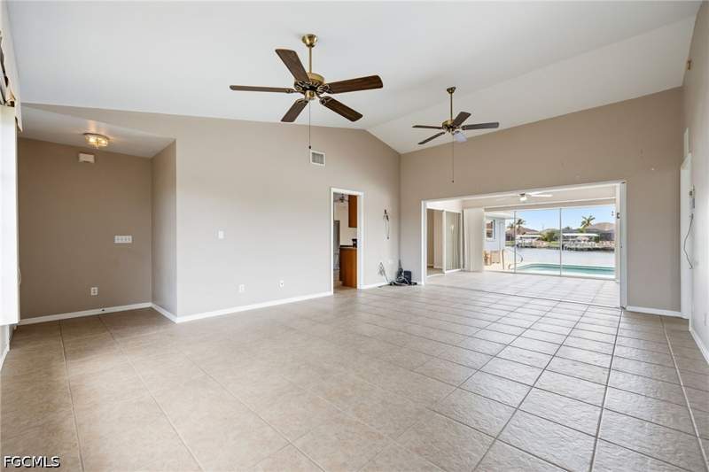 3 bedroom SingleFamilyResidence at 401 NW 36th Pl, Cape Coral, Cape Coral — photo 5