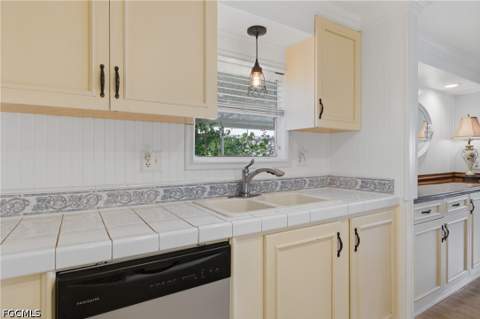 502 Pine Tree Ct, North Fort Myers FL - photo 13 of 35