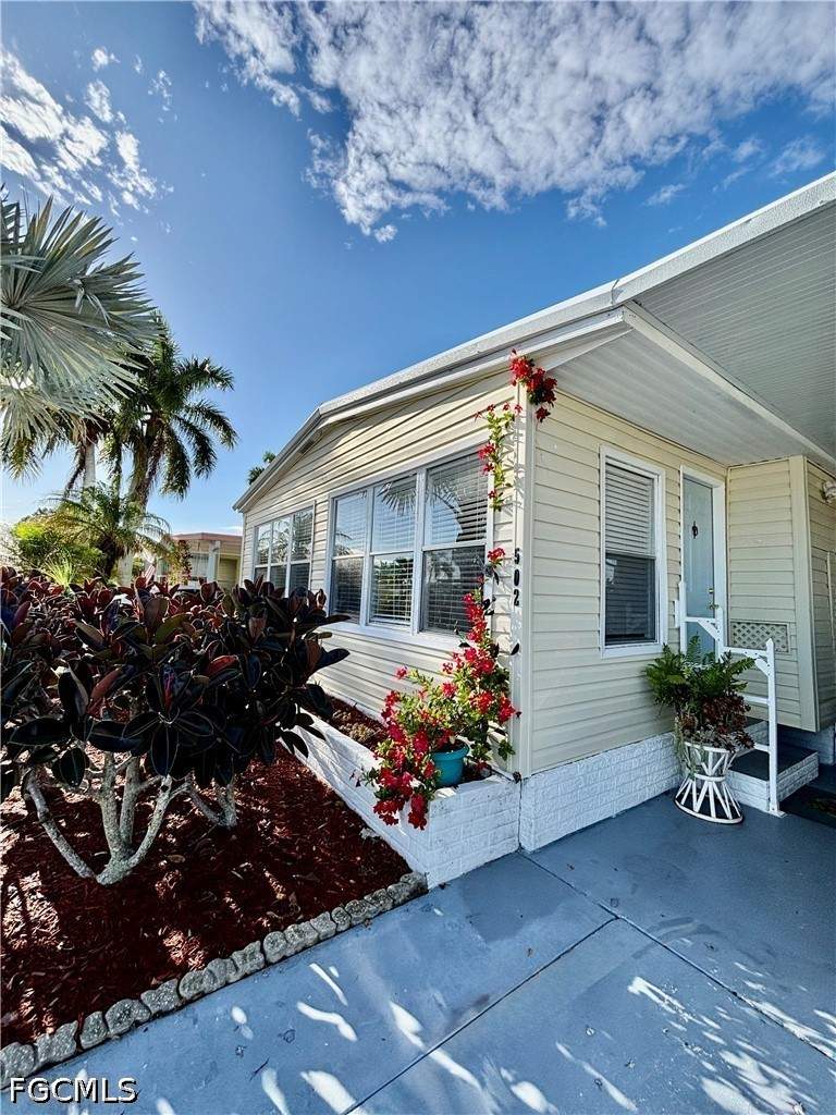 2 bedroom ManufacturedHome at 502 Pine Tree Ct, Forest Park Mobile Home, North Fort Myers — photo 2