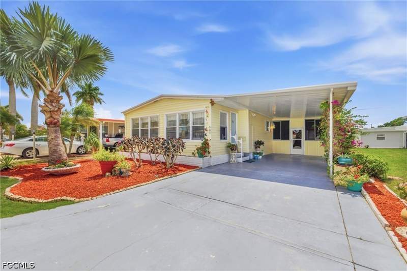 2 bedroom ManufacturedHome at 502 Pine Tree Ct, Forest Park Mobile Home, North Fort Myers — photo 3